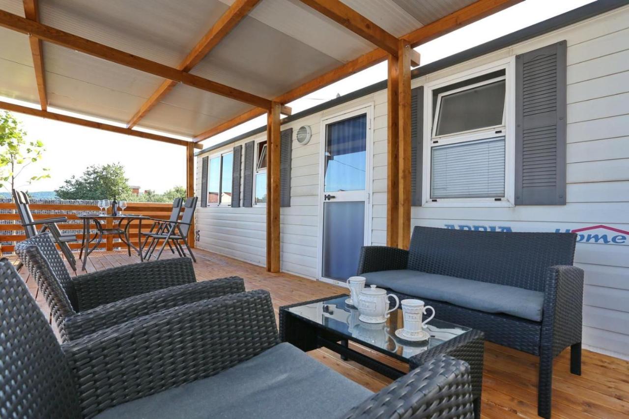 Poolside Mobile Home Turanj Exterior photo
